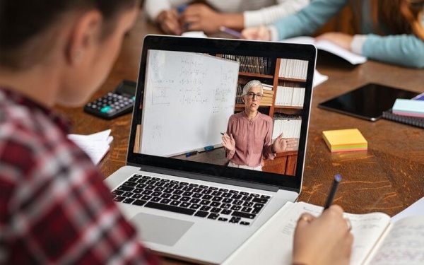 học đại học trực tuyến